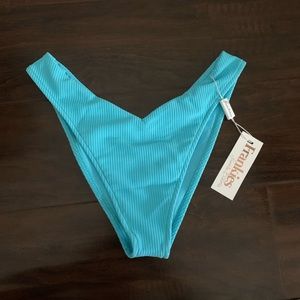 BEAUTIFUL NWT FRANKIES BOTTOMS